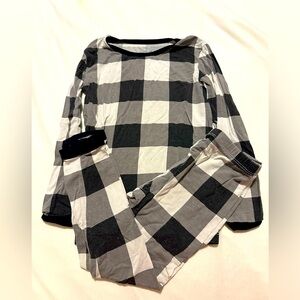 ♠️ Kyte baby long sleeve pajamas in midnight plaid 3T ♠️